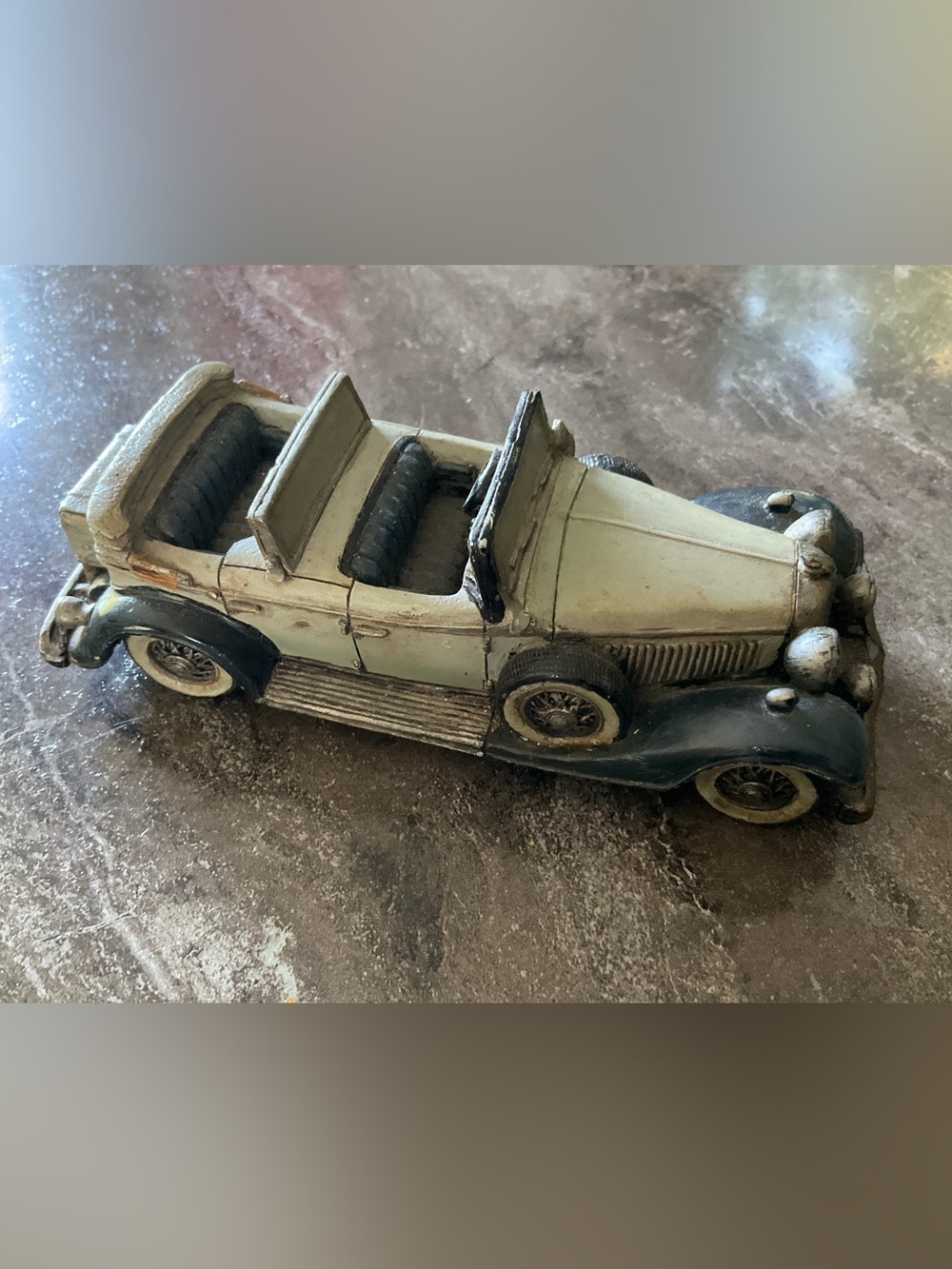 Vintage-Style Collictable Car